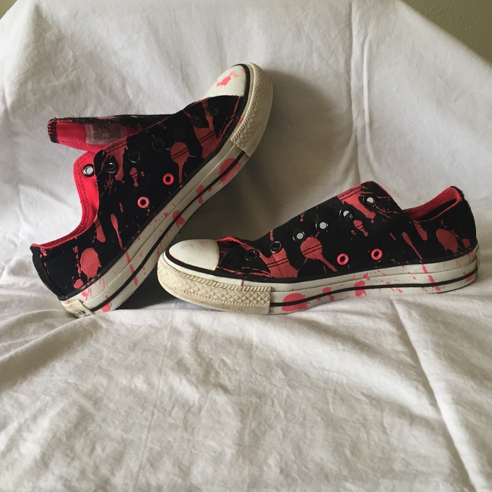 Pink paint splatter converse